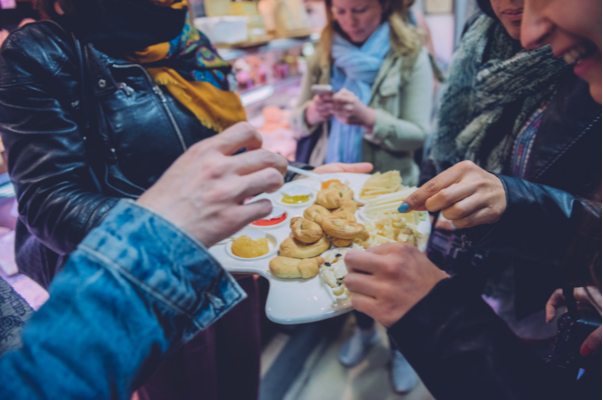 share the food with friends and come an aperitivo